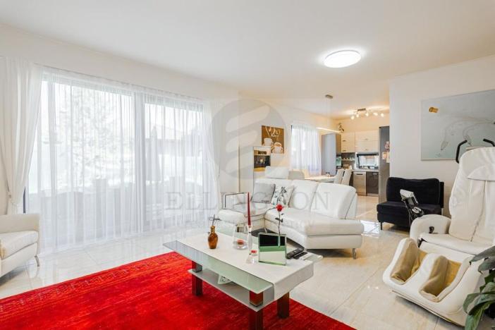 Prodej rodinného domu, Ohrobec, V zahrádkách, 226 m2