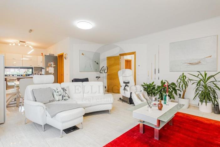 Prodej rodinného domu, Ohrobec, V zahrádkách, 226 m2