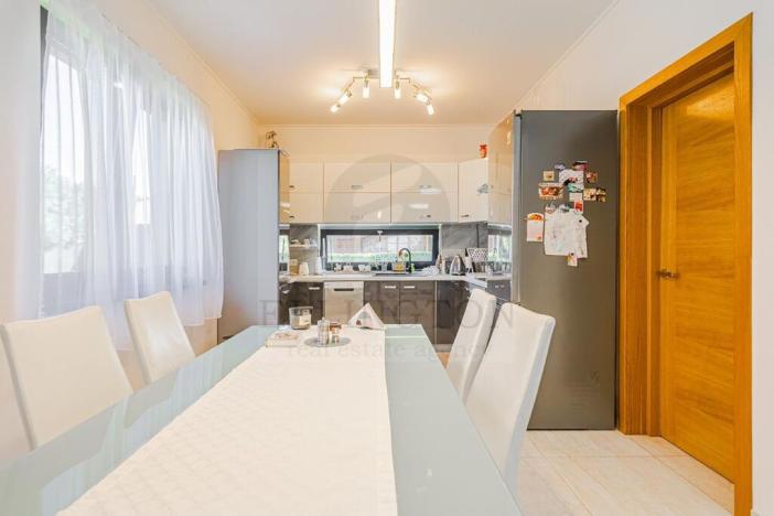 Prodej rodinného domu, Ohrobec, V zahrádkách, 226 m2