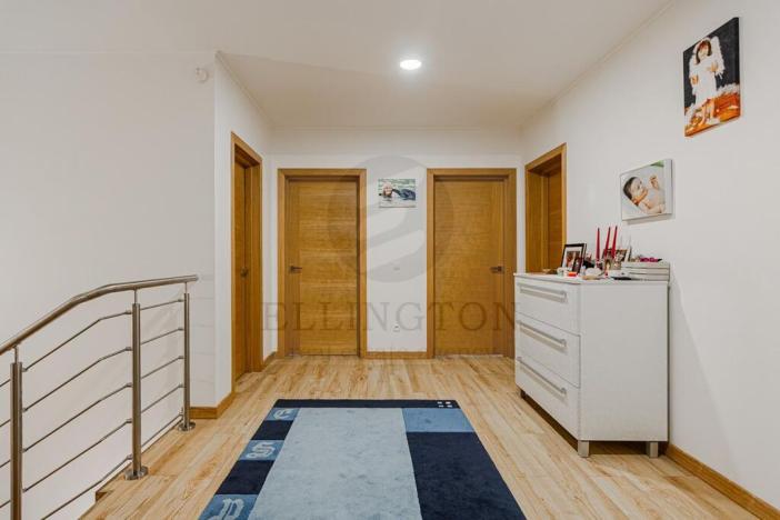 Prodej rodinného domu, Ohrobec, V zahrádkách, 226 m2