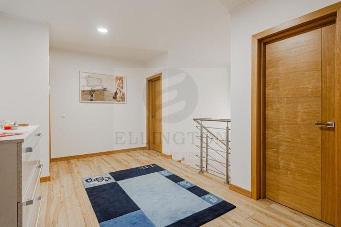 Prodej rodinného domu, Ohrobec, V zahrádkách, 226 m2