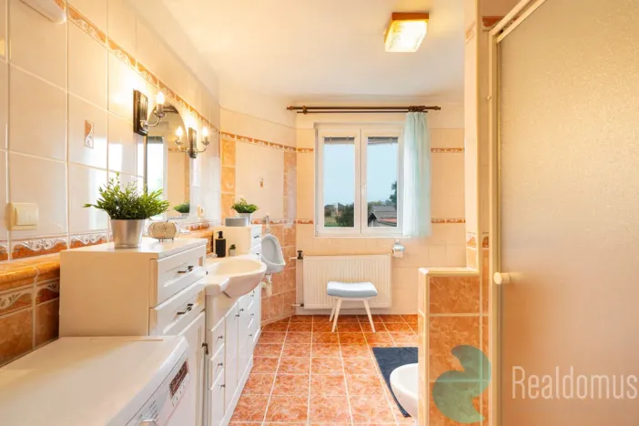 Prodej rodinného domu, Nové Hrady, Vilová čtvrť, 164 m2