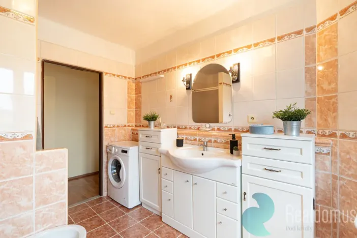 Prodej rodinného domu, Nové Hrady, Vilová čtvrť, 164 m2