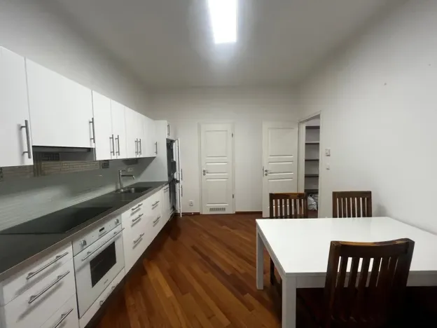 Pronájem bytu 1+1, Praha - Malá Strana, Hellichova, 50 m2