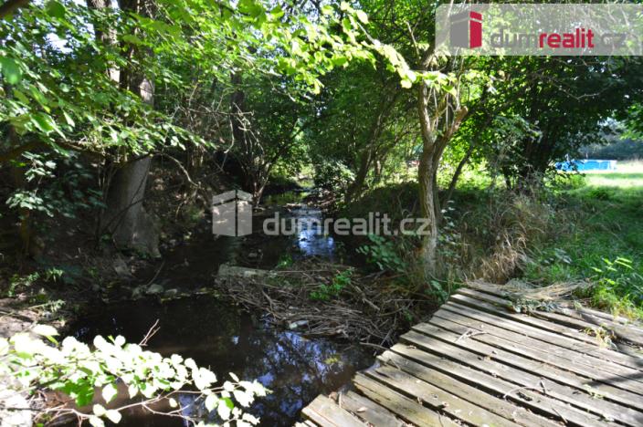 Prodej zahrady, Malé Žernoseky, U hřiště, 2444 m2