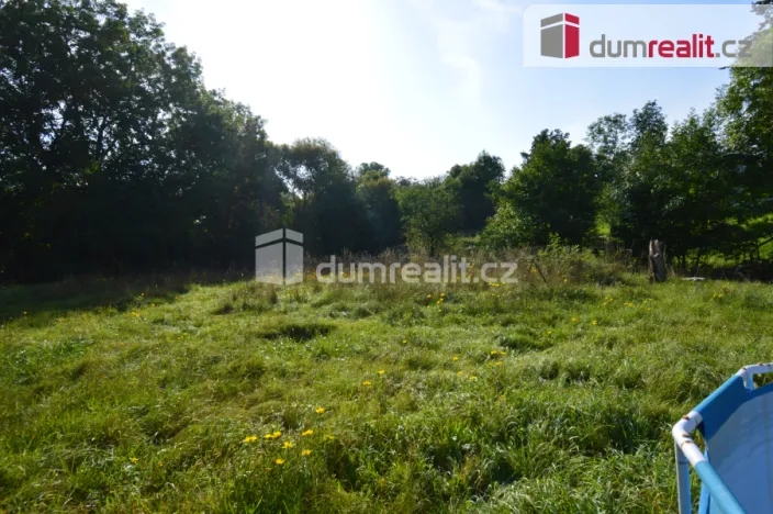 Prodej zahrady, Malé Žernoseky, U hřiště, 2444 m2