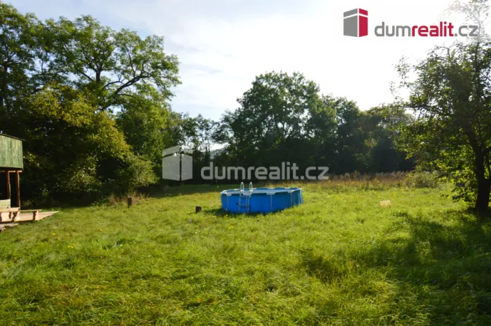 Prodej zahrady, Malé Žernoseky, U hřiště, 2444 m2