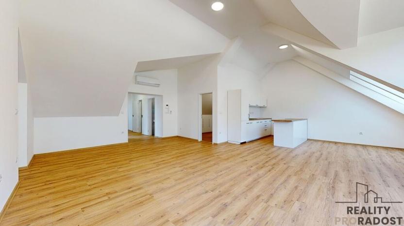 Prodej bytu 2+kk, Třebíč - Vnitřní Město, Karlovo nám., 116 m2