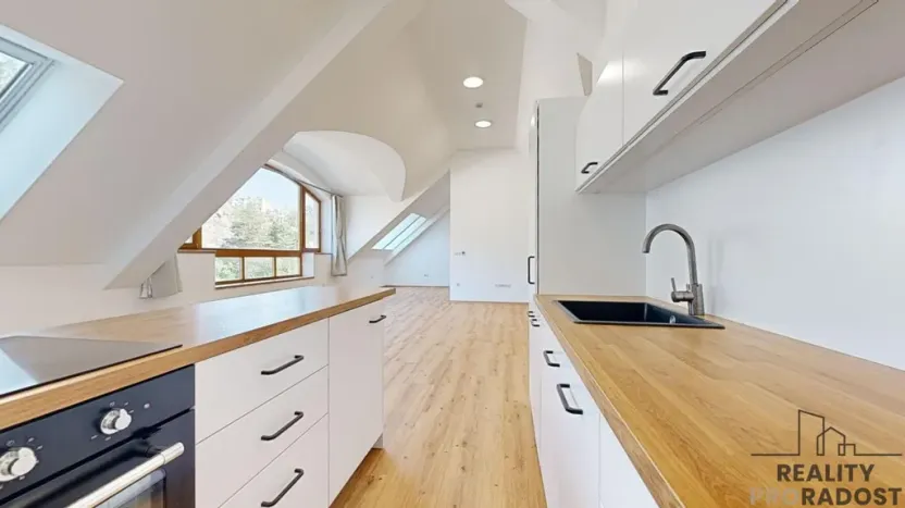 Prodej bytu 2+kk, Třebíč - Vnitřní Město, Karlovo nám., 116 m2