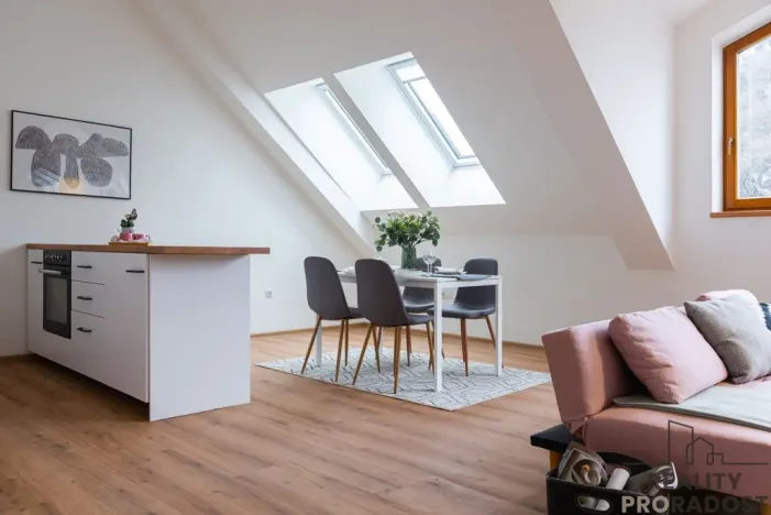 Prodej bytu 2+kk, Třebíč - Vnitřní Město, Karlovo nám., 116 m2