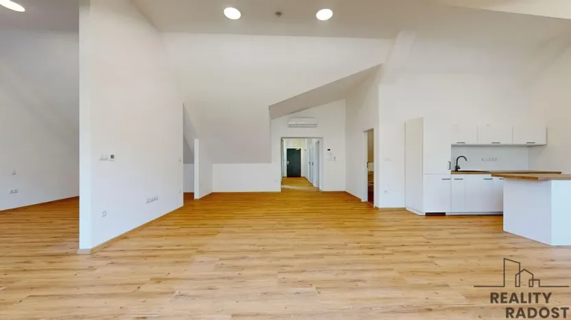 Prodej bytu 2+kk, Třebíč - Vnitřní Město, Karlovo nám., 116 m2