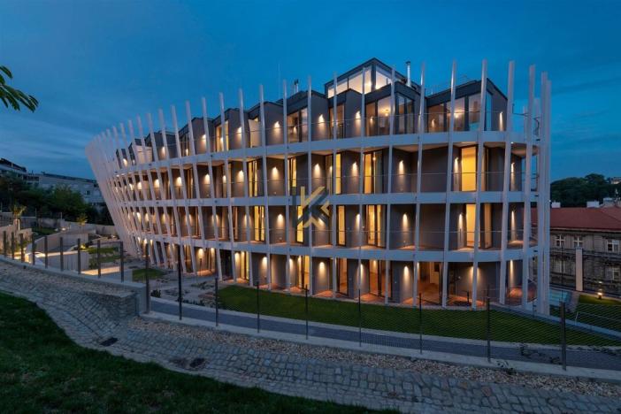 Pronájem kanceláře, Praha - Smíchov, Holečkova, 345 m2