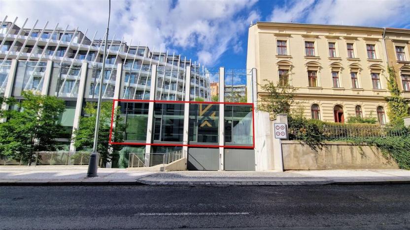 Pronájem kanceláře, Praha - Smíchov, Holečkova, 345 m2