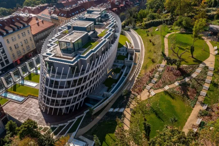 Pronájem kanceláře, Praha - Smíchov, Holečkova, 345 m2