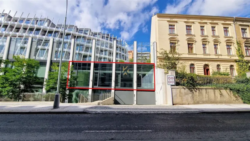 Pronájem kanceláře, Praha - Smíchov, Holečkova, 345 m2