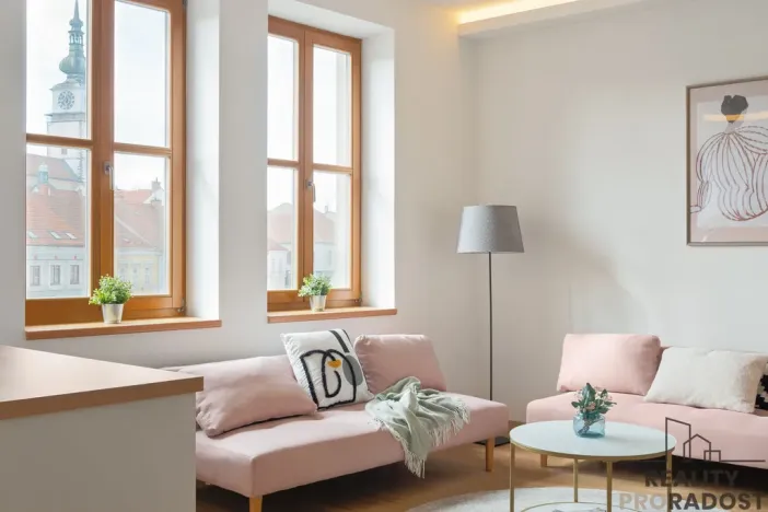 Prodej bytu 3+kk, Třebíč - Vnitřní Město, Karlovo nám., 123 m2