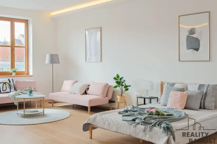 Prodej bytu 3+kk, Třebíč - Vnitřní Město, Karlovo nám., 123 m2