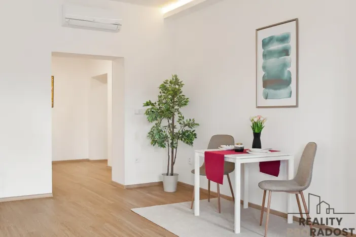 Prodej bytu 3+kk, Třebíč - Vnitřní Město, Karlovo nám., 123 m2