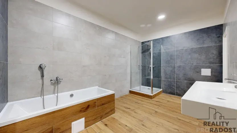 Prodej bytu 3+kk, Třebíč - Vnitřní Město, Karlovo nám., 123 m2