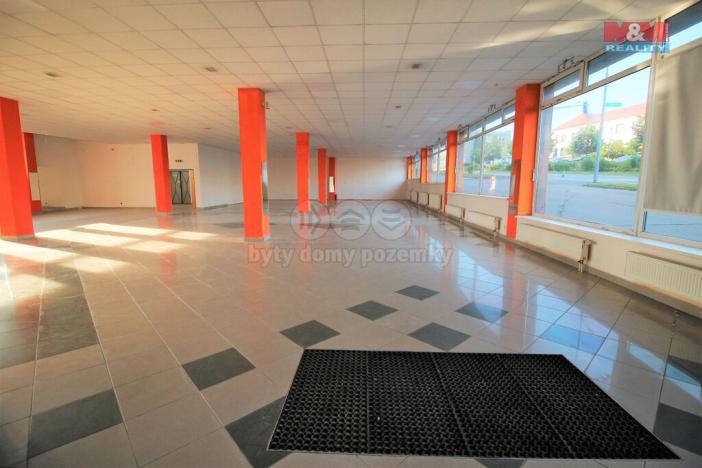 Pronájem obchodního prostoru, Žďár nad Sázavou - Žďár nad Sázavou 1, nám. Republiky, 500 m2