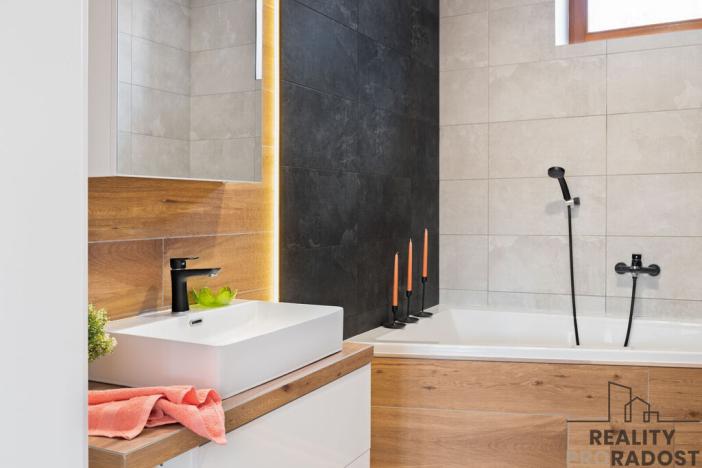 Prodej bytu 2+kk, Třebíč - Vnitřní Město, Karlovo nám., 80 m2