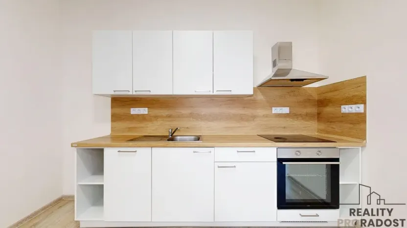 Prodej bytu 2+kk, Třebíč - Vnitřní Město, Karlovo nám., 80 m2