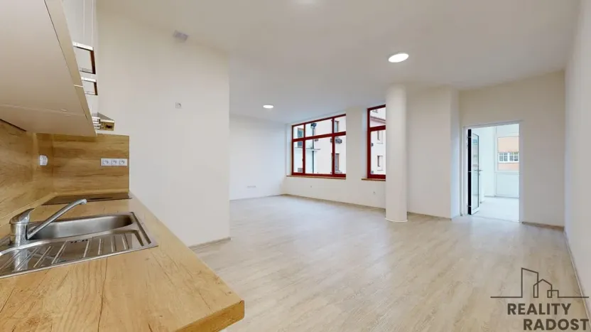 Prodej bytu 2+kk, Třebíč - Vnitřní Město, Karlovo nám., 80 m2