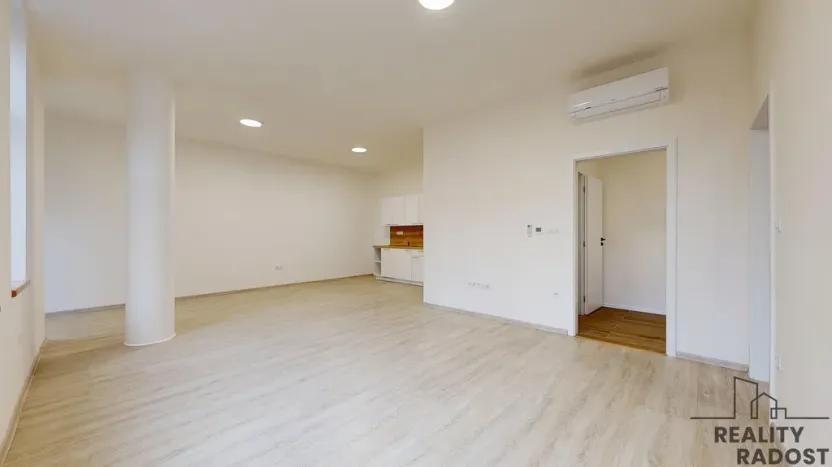 Prodej bytu 2+kk, Třebíč - Vnitřní Město, Karlovo nám., 80 m2