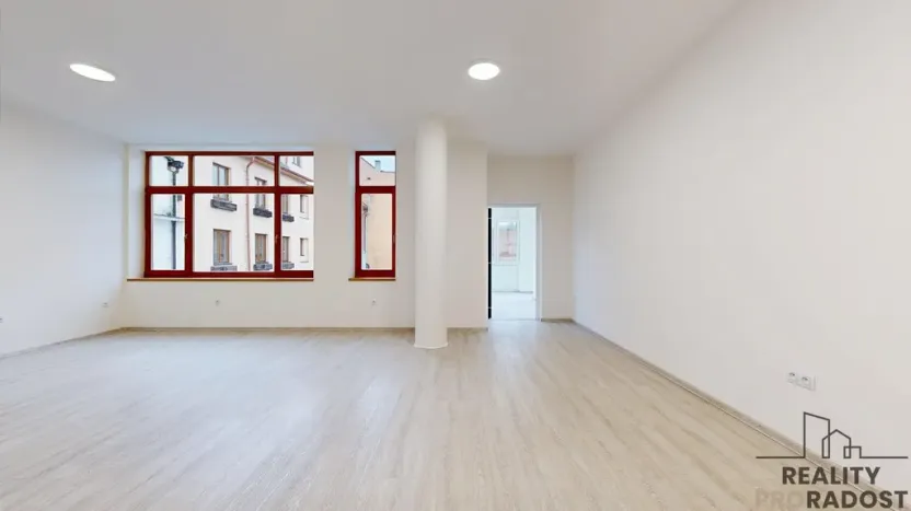 Prodej bytu 2+kk, Třebíč - Vnitřní Město, Karlovo nám., 80 m2