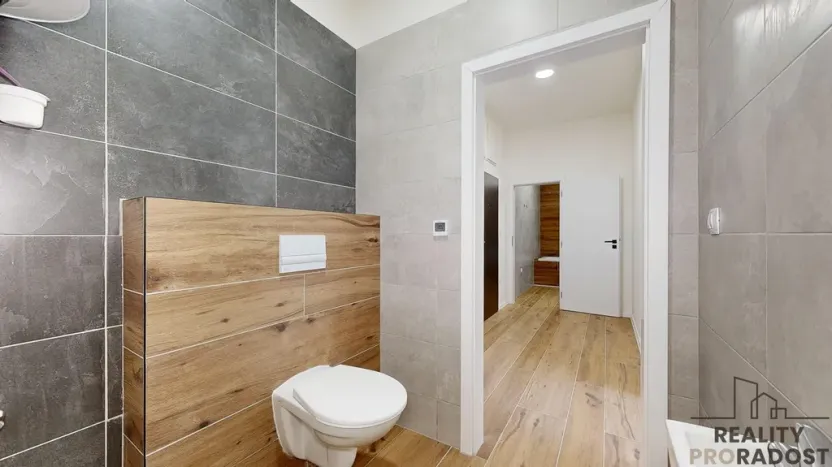 Prodej bytu 2+kk, Třebíč - Vnitřní Město, Karlovo nám., 80 m2