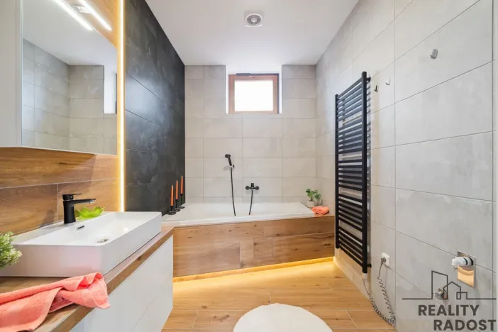 Prodej bytu 4+kk, Třebíč - Vnitřní Město, Karlovo nám., 119 m2