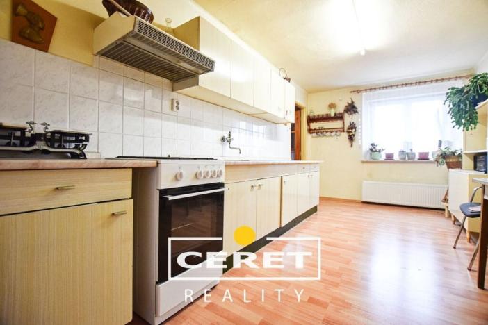 Prodej rodinného domu, Žatec, náměstí 5. května, 300 m2