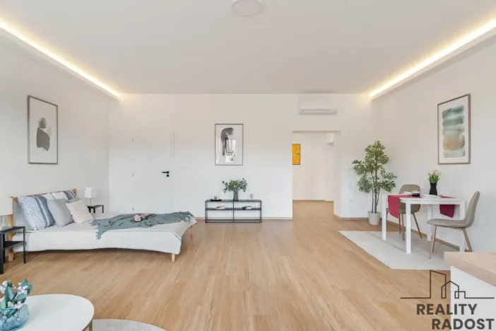 Prodej bytu 2+kk, Třebíč - Vnitřní Město, Karlovo nám., 80 m2