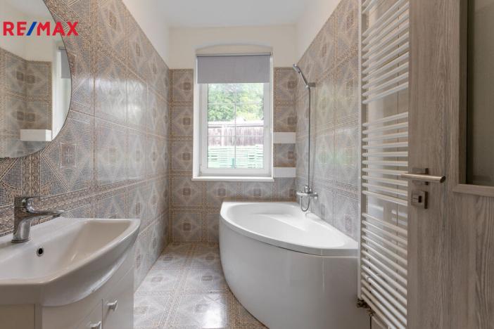 Prodej vícegeneračního domu, Dalovice, 278 m2