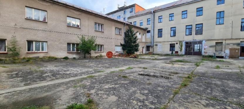 Pronájem garážového stání, Pardubice - Zelené Předměstí, Hlaváčova, 20 m2