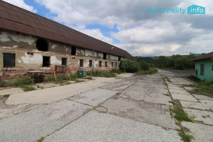 Prodej komerční nemovitosti, Dubí, Horská, 1000 m2