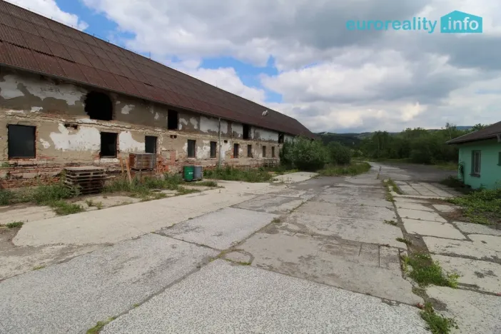 Prodej komerční nemovitosti, Dubí, Horská, 1000 m2