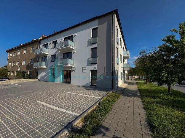 Prodej bytu 3+kk, Strážnice, Grůska, 74 m2