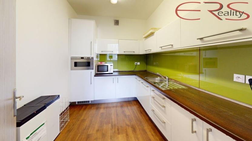 Prodej kanceláře, Mladá Boleslav - Mladá Boleslav IV, 1800 m2