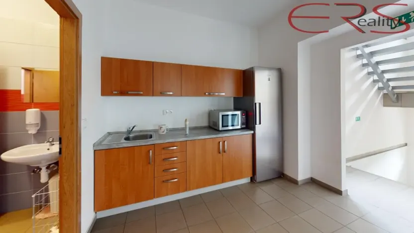 Prodej kanceláře, Mladá Boleslav - Mladá Boleslav IV, 1800 m2