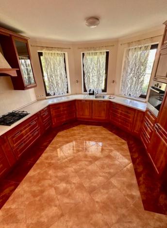 Prodej rodinného domu, Nová Role - Mezirolí, 310 m2