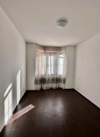 Prodej rodinného domu, Nová Role - Mezirolí, 310 m2