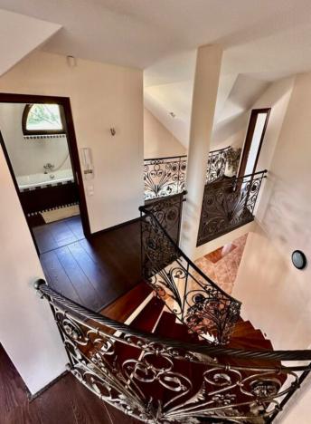 Prodej rodinného domu, Nová Role - Mezirolí, 310 m2