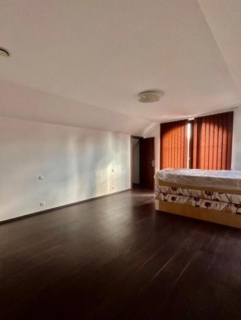 Prodej rodinného domu, Nová Role - Mezirolí, 310 m2