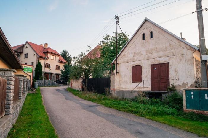 Prodej pozemku pro bydlení, Lešany - Břežany, 1439 m2