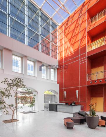 Pronájem kanceláře, Praha - Karlín, Křižíkova, 388 m2