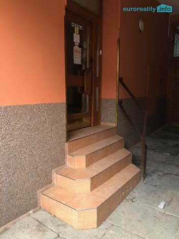 Pronájem obchodního prostoru, Planá, Dukelských hrdinů, 120 m2