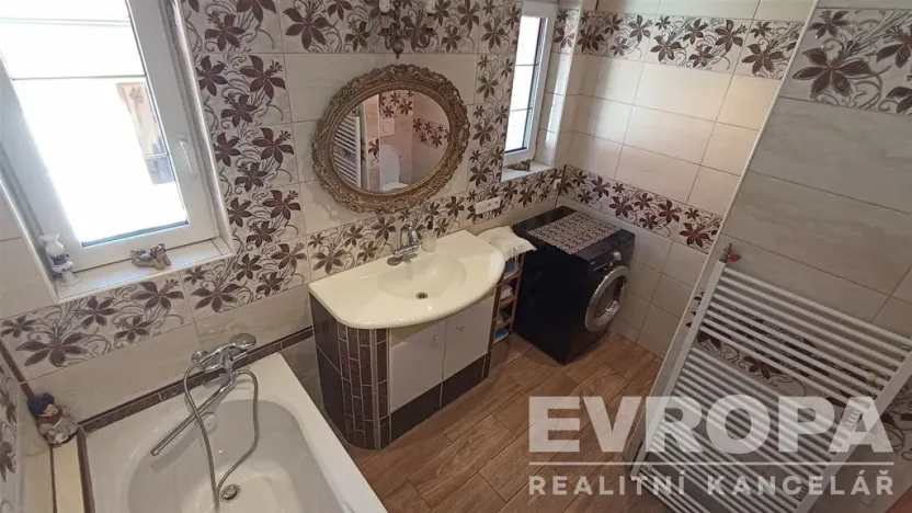 Prodej rodinného domu, Kozlovice, 176 m2