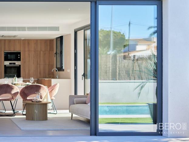 Prodej rodinného domu, Gimenells i el Pla de la Font, Španělsko, 251 m2