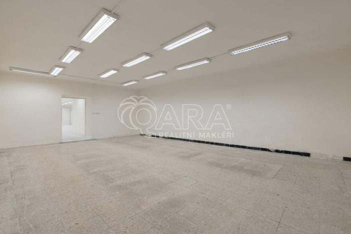 Pronájem obchodního prostoru, Nový Jičín, Masarykovo nám., 500 m2